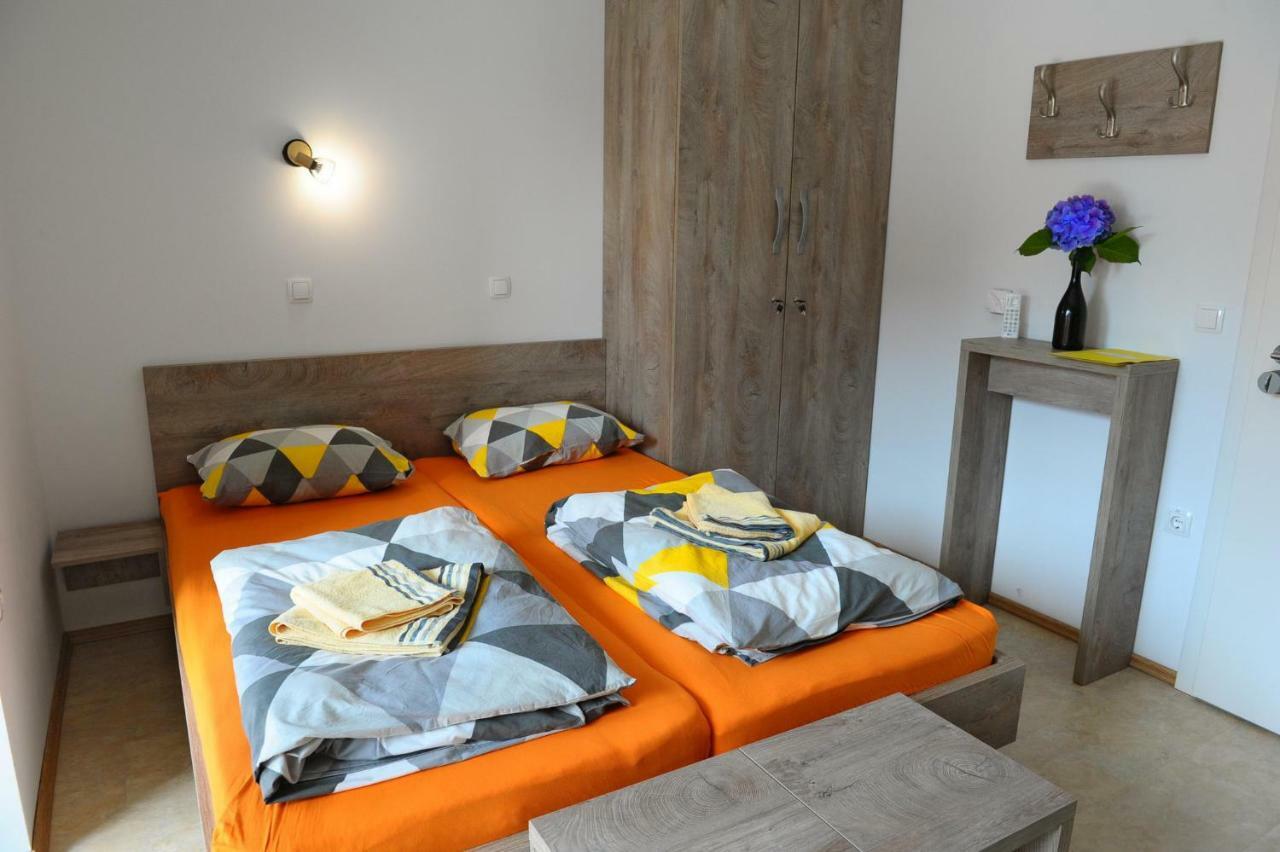 Hostel Ormoz ภายนอก รูปภาพ
